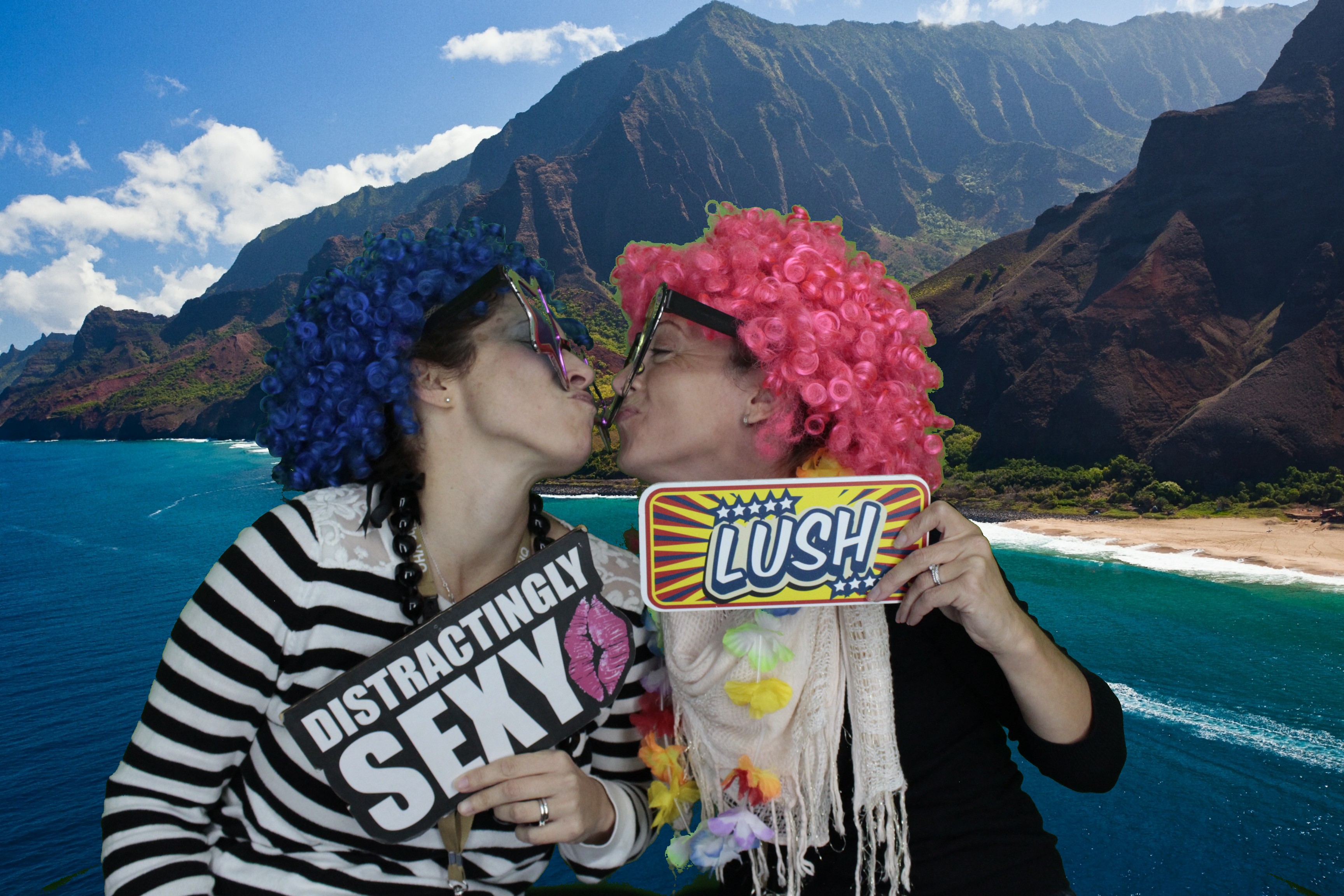Hawaii Theme Virgin Holidays | View more photos from the event at gallery.myphotoboothexperience.co.uk/u/MyPhotoBoothExperienceLtd/Hawaii-Theme-Virgin-Holidays